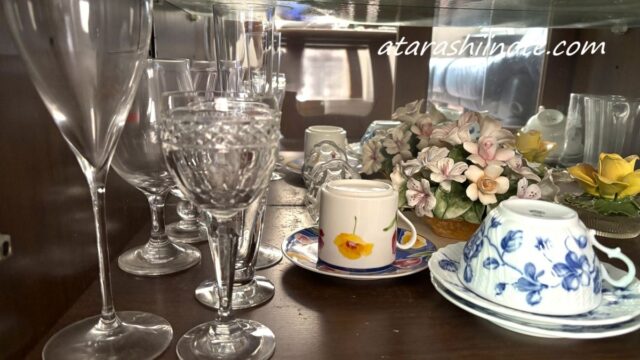 ガラスコップとカップ＆ソーサー