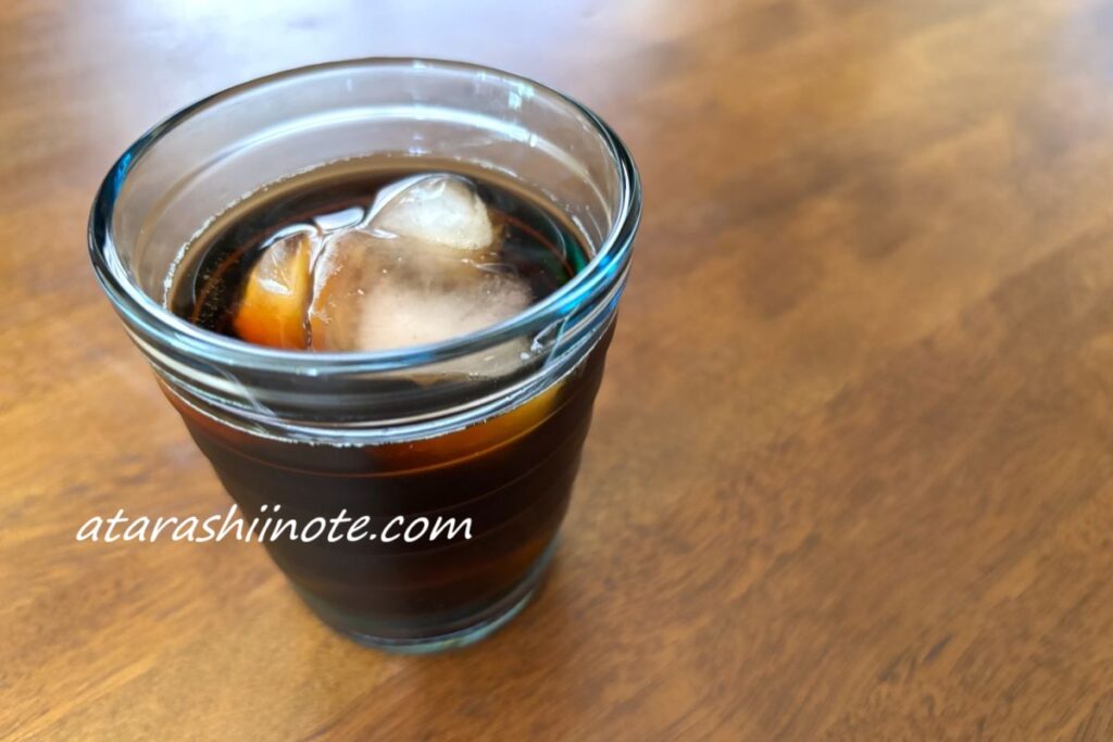 アイスコーヒーを入れたイッタラ　アイノ・アアルト　タンブラー