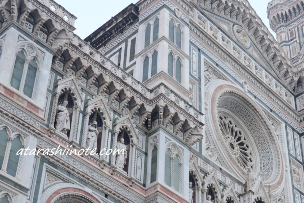 Cattedrale di Santa Maria del Fiore フィレンツェのドゥオーモ、花の大聖堂